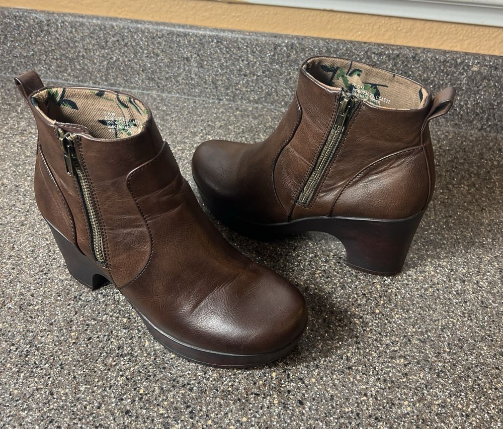 b.o.c Born Ankle Boots Platform Shoes Brown Faux Leather Zip Women's Size 7.5 M